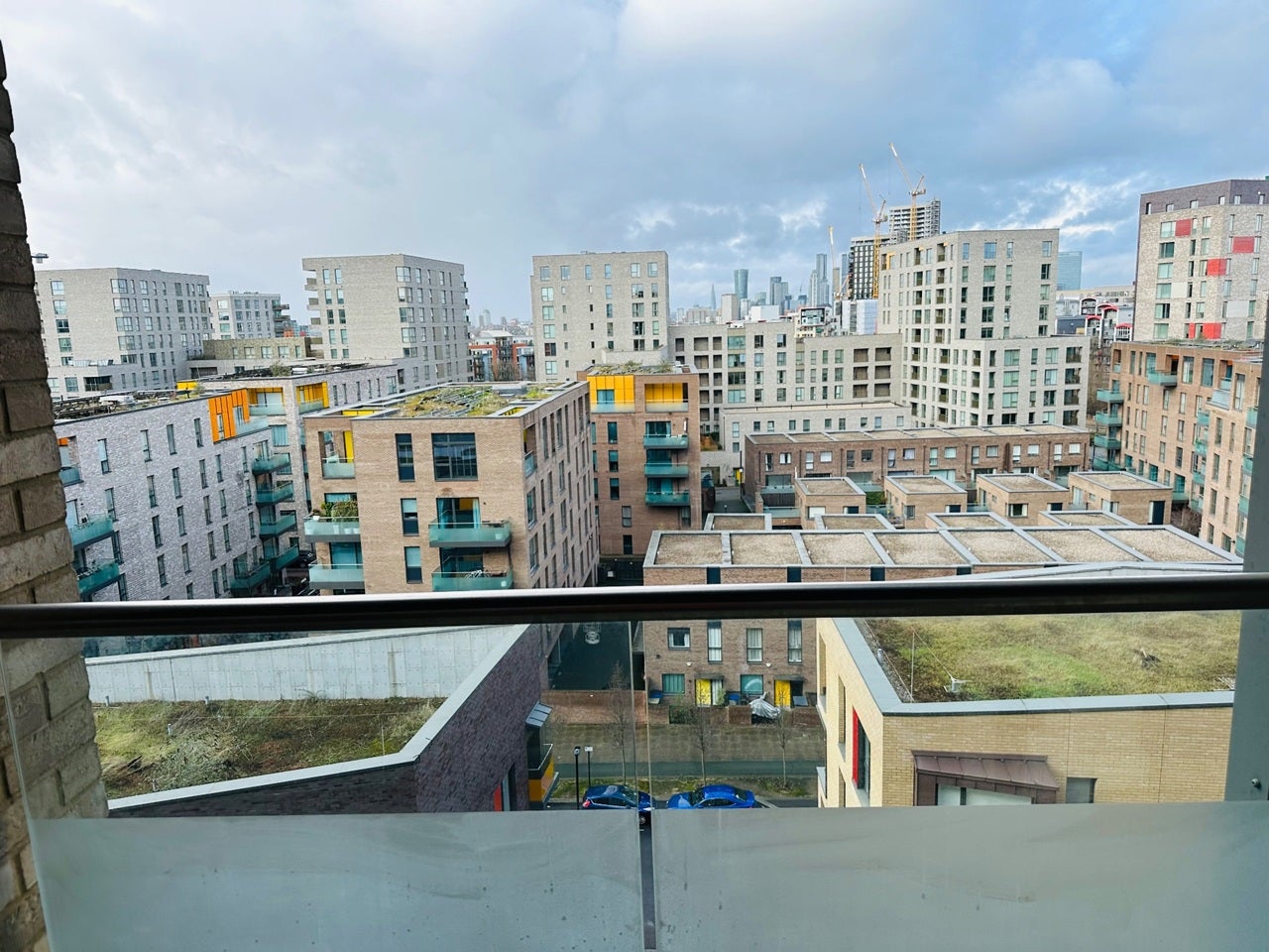 Flat Peartree Way in Greater London