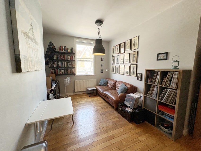 Flat Palmerston Road in Portsmouth