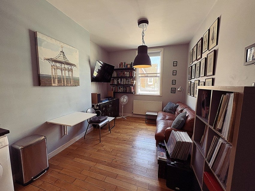 Flat Palmerston Road in Portsmouth
