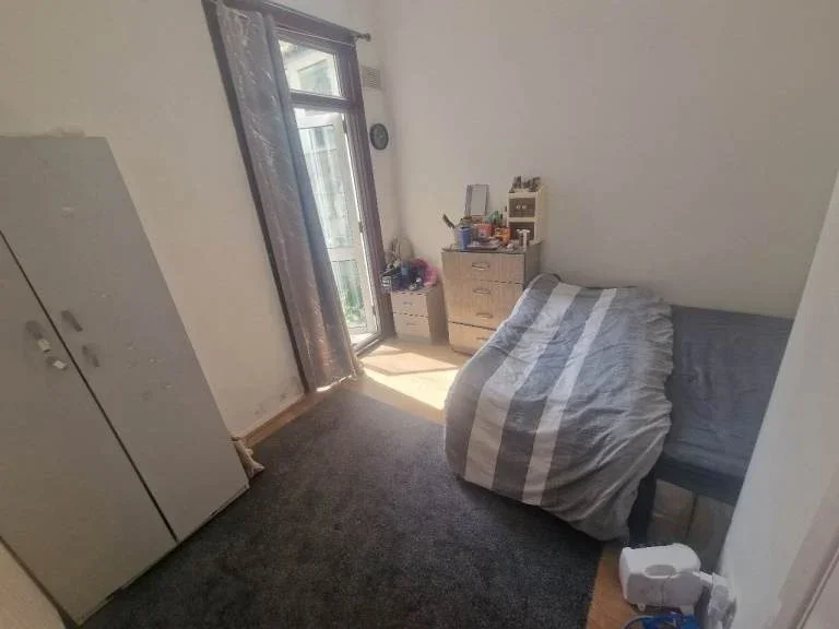 Room Milton Avenue in Greater London