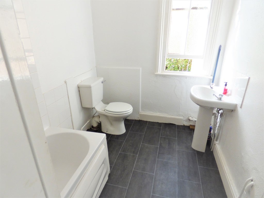 Room Northenden Road in Trafford