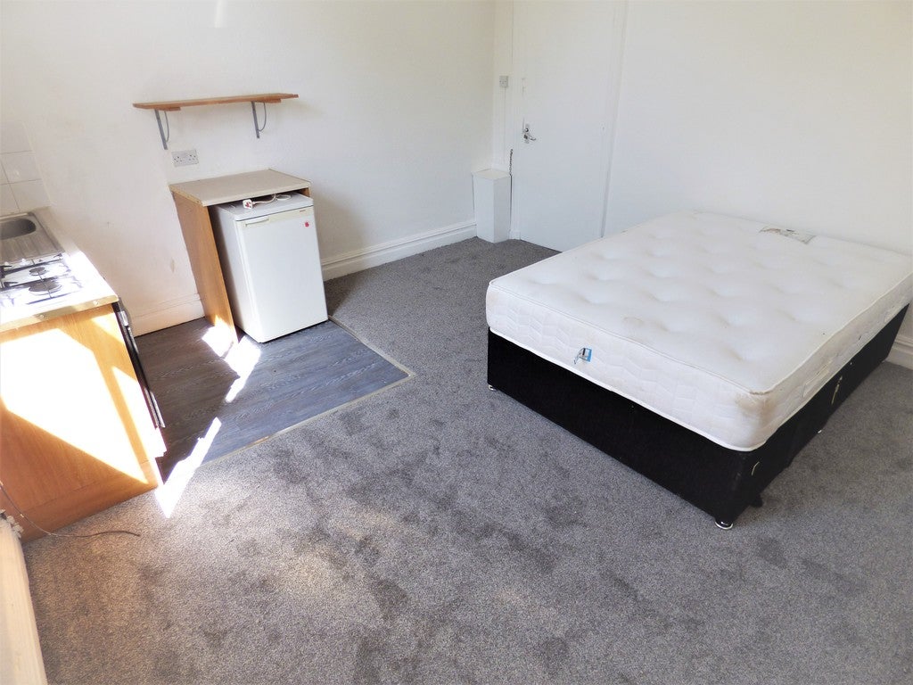Room Northenden Road in Trafford