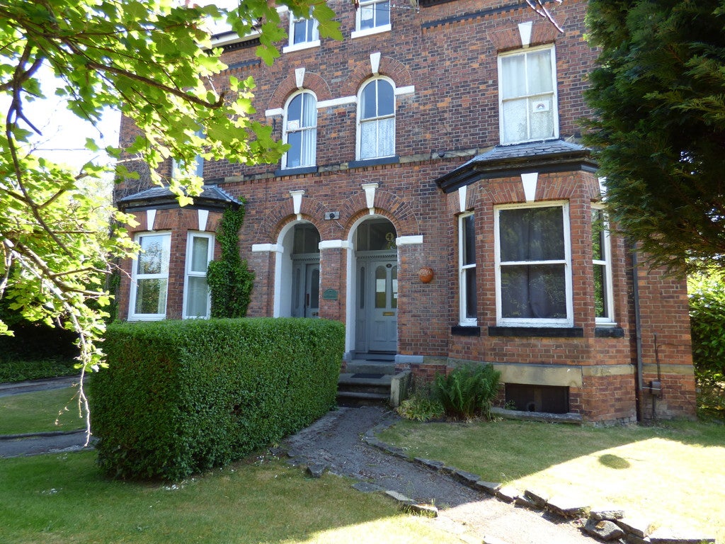 Room Northenden Road in Trafford