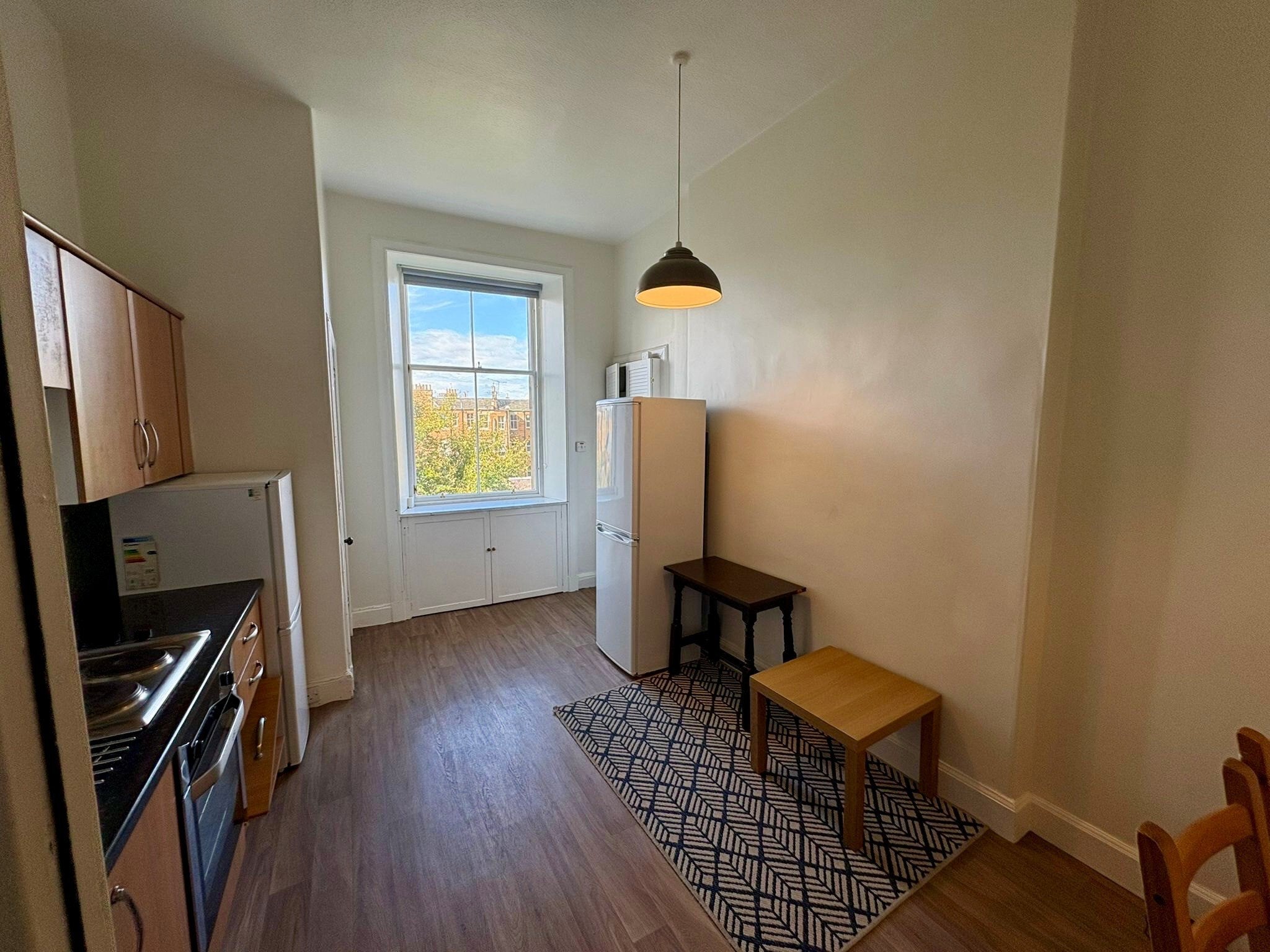 Room Strathearn Road in City of Edinburgh