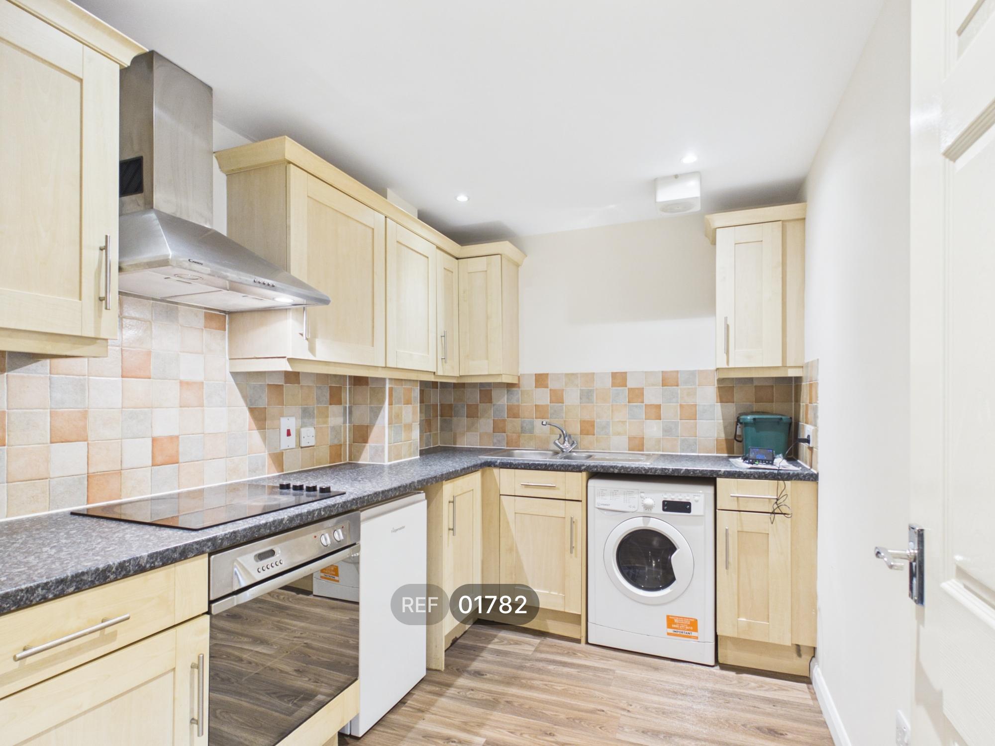 Flat Phoenix Court in Colchester