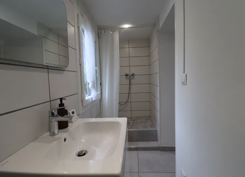 Chambre Boulevard du Docteur Roux à L'Escarène
