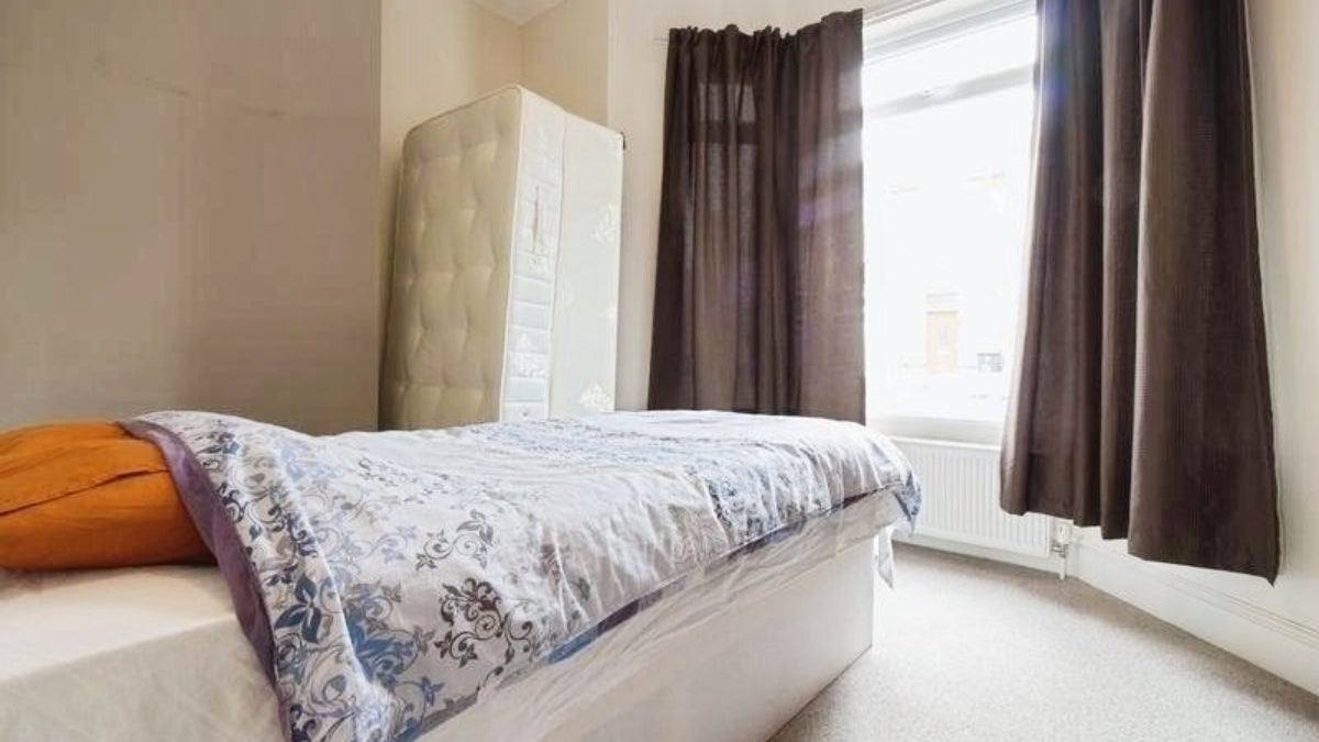 Flat Morden Road in Newport