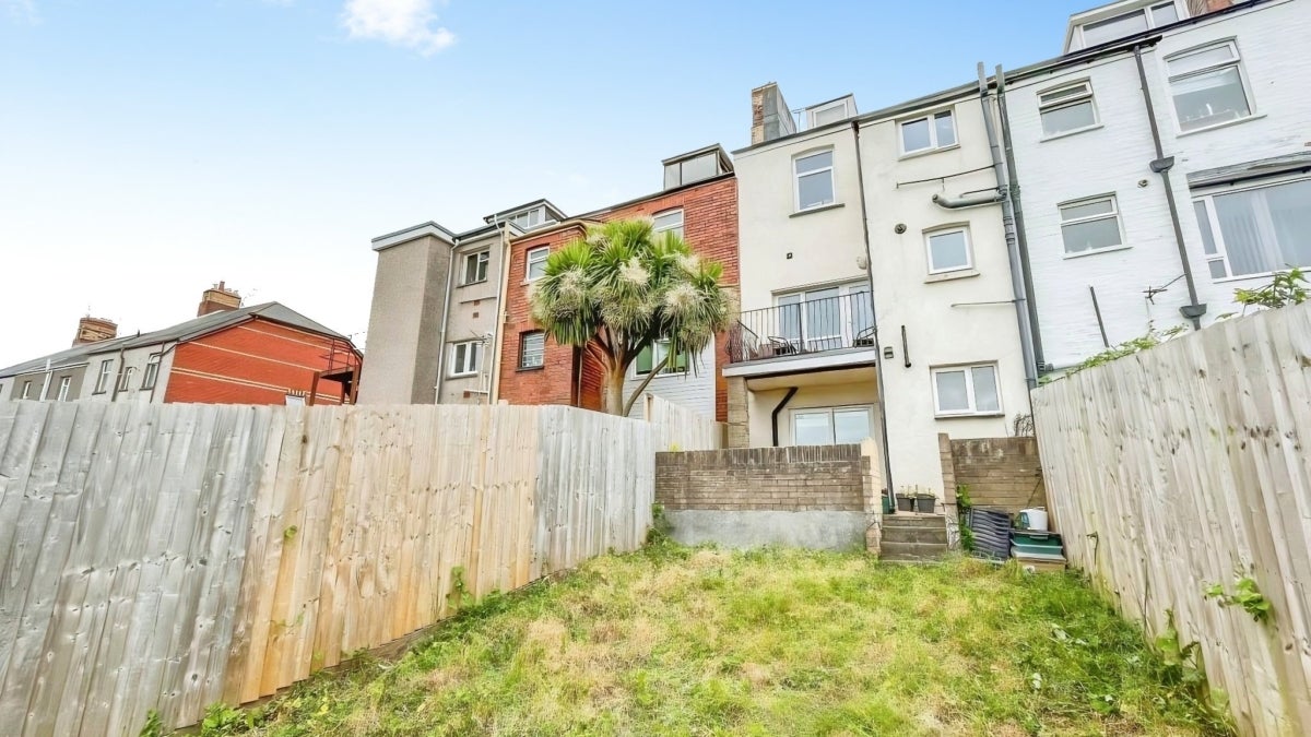 Flat Morden Road in Newport