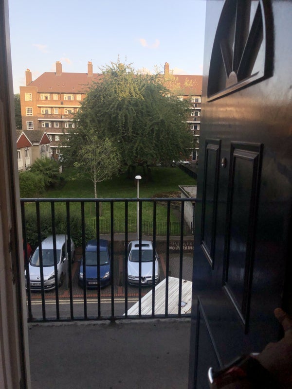 Flat Pardoner Street in Greater London