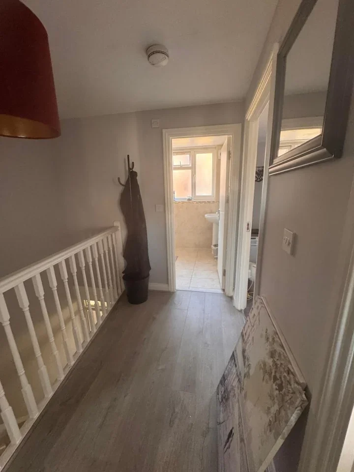 Flat Ardley Close in Greater London