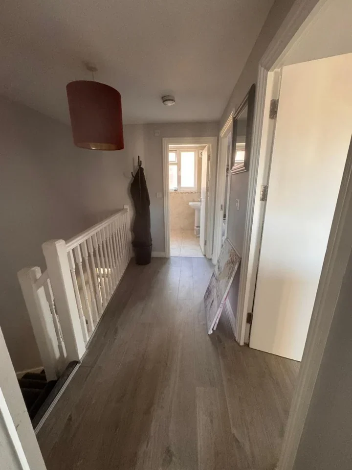 Flat Ardley Close in Greater London