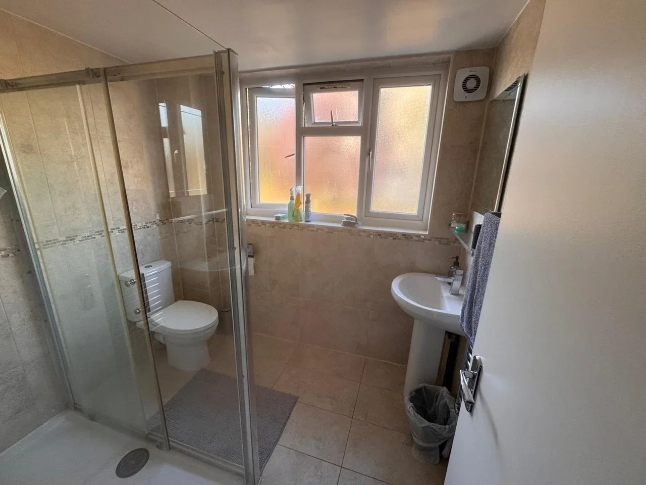 Flat Ardley Close in Greater London