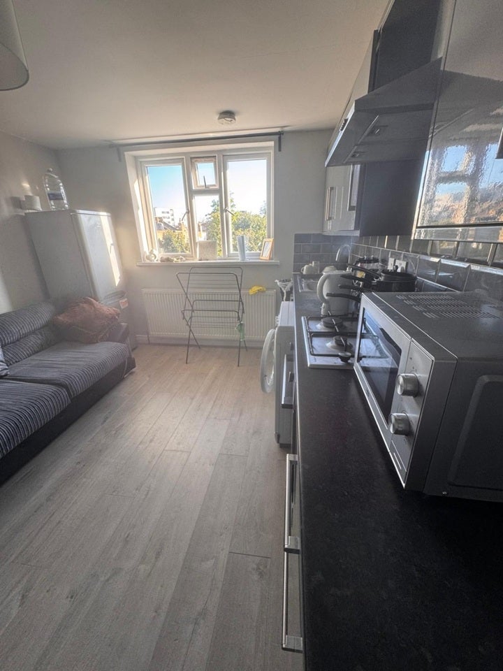 Flat Ardley Close in Greater London