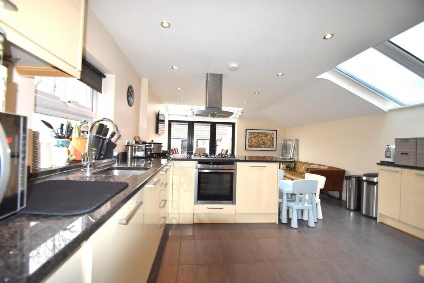 Flat Vansittart Road in Windsor