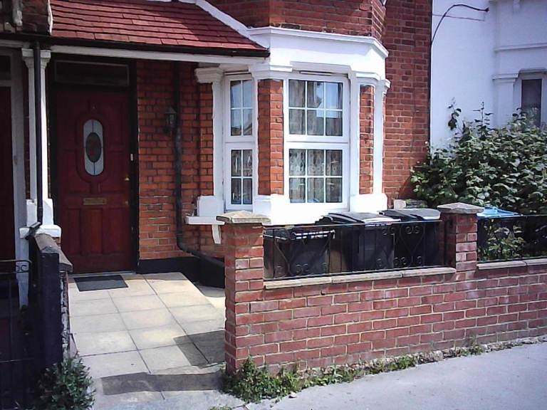 House Milner Road in Greater London