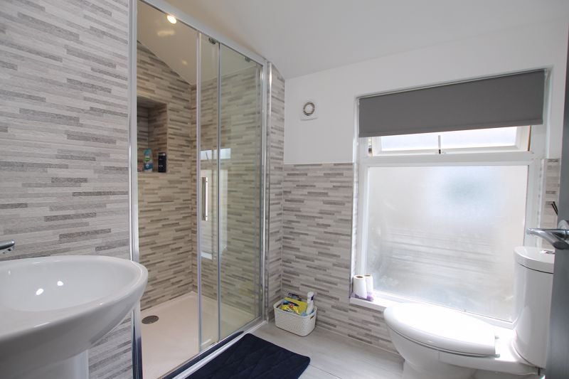 Flat Llantrisant Street in Cardiff