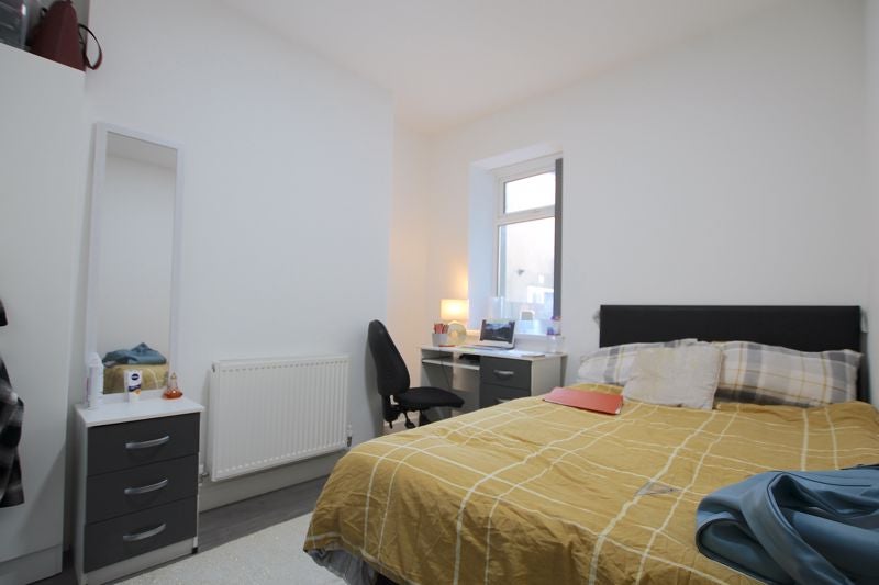 Flat Llantrisant Street in Cardiff