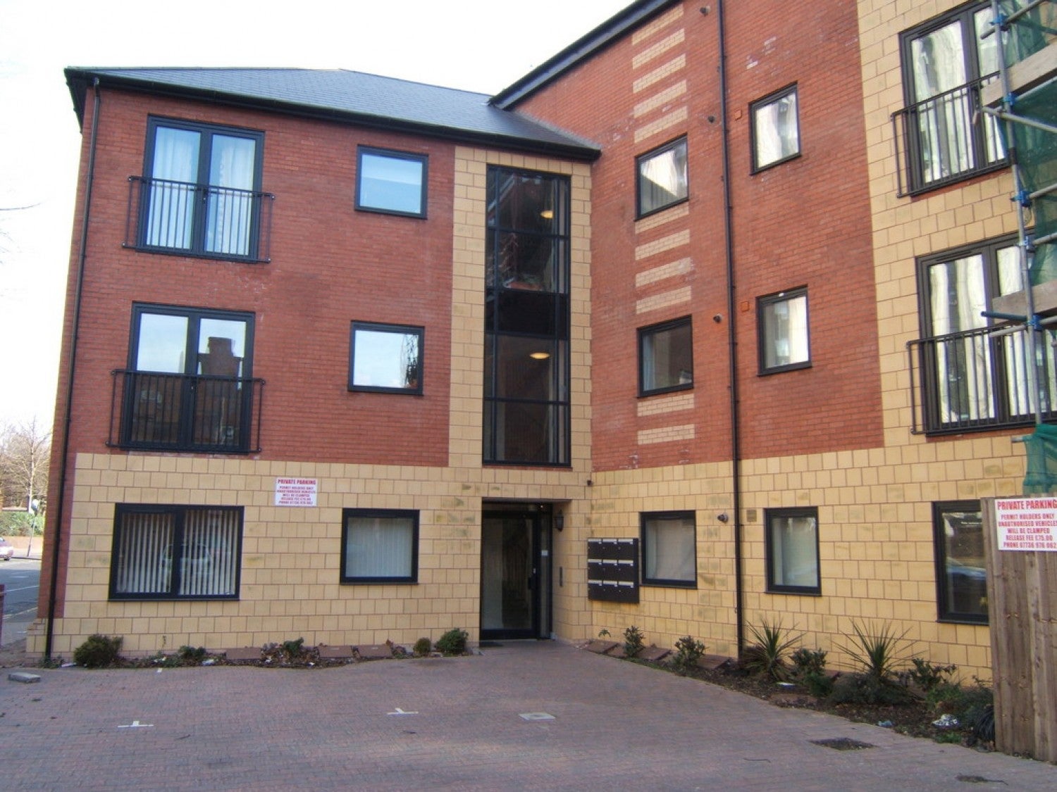 Flat Tarragon Road in Leicester