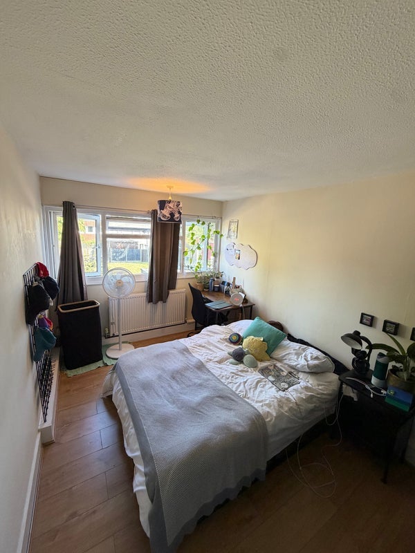 Room Savill Gardens in Greater London
