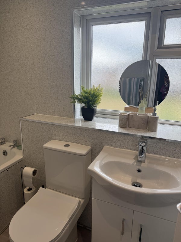 Room Alcotes in Basildon