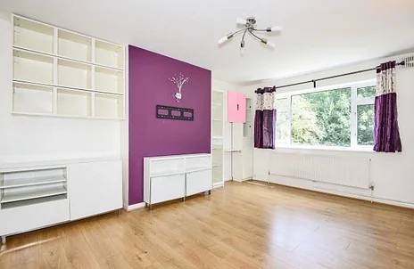 Flat Sylvia Avenue in London