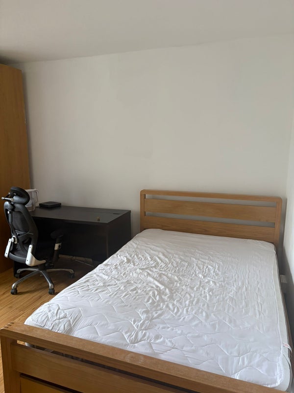 Room Phelp Street in Greater London
