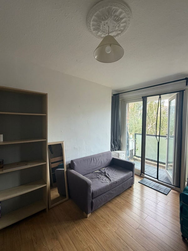 Room Phelp Street in Greater London