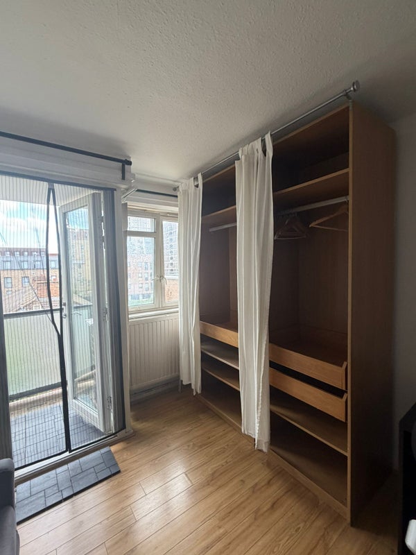 Room Phelp Street in Greater London