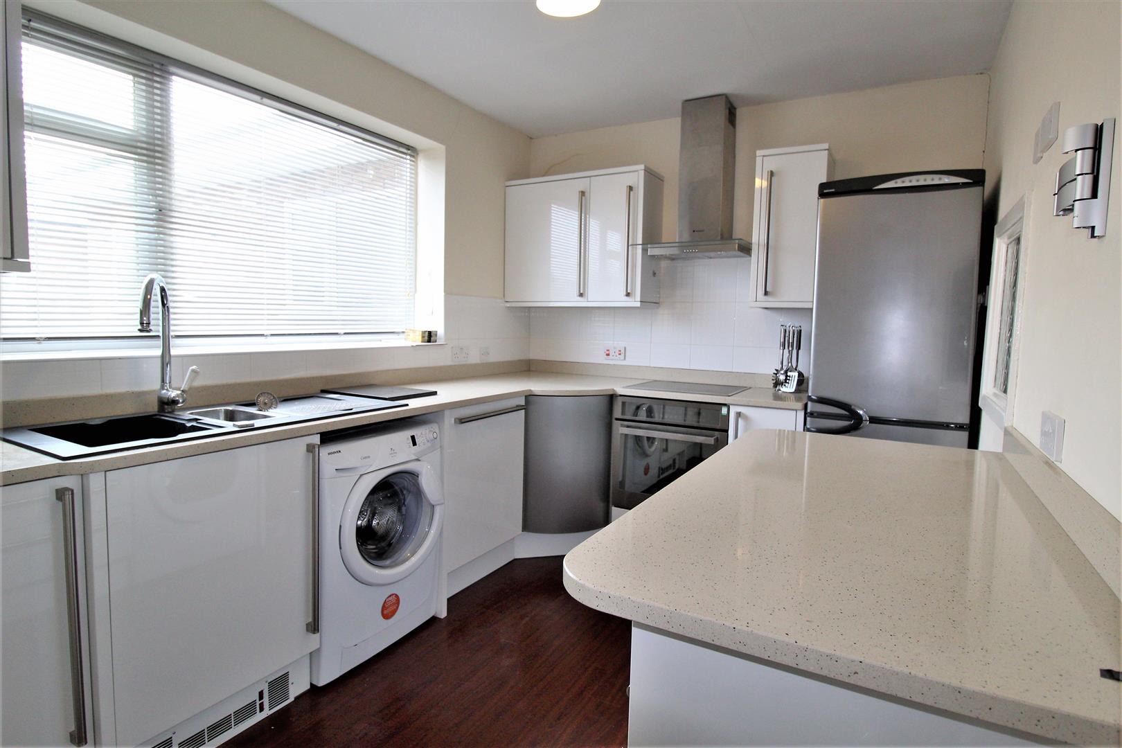 Flat Weston Close in Warwick