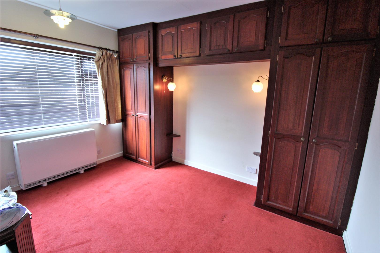 Flat Weston Close in Warwick