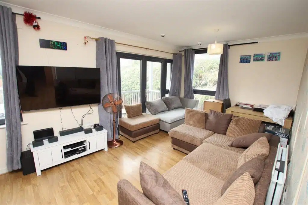 Flat Wharf House in Greater London