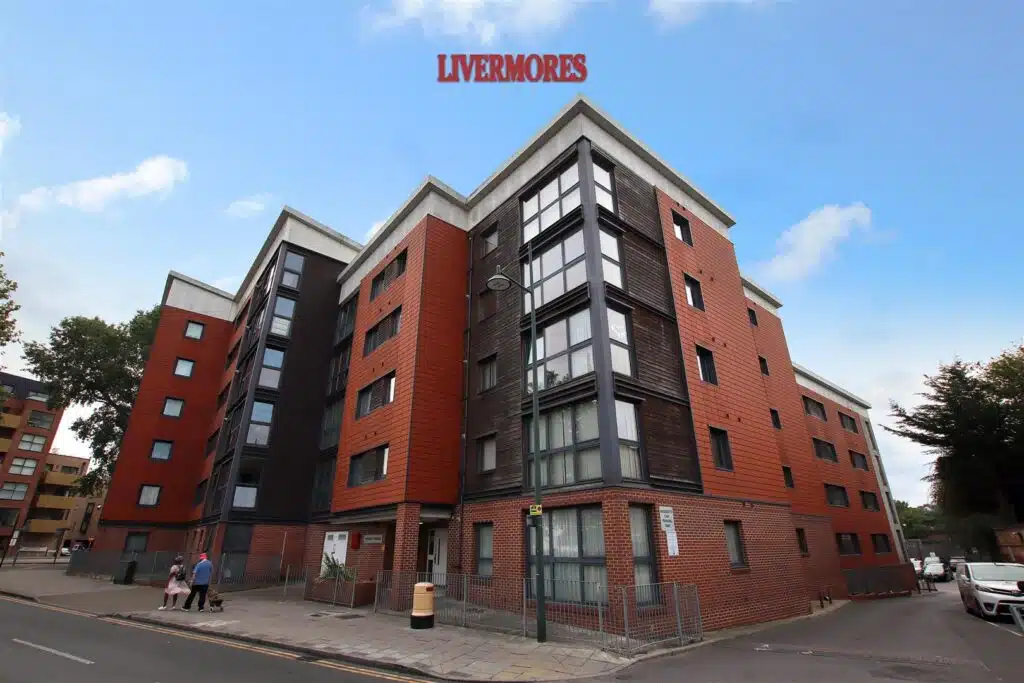 Flat Wharf House in Greater London