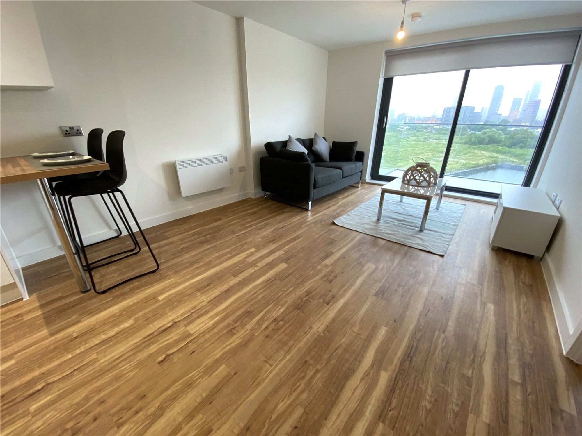 Flat Pomona Strand in Trafford