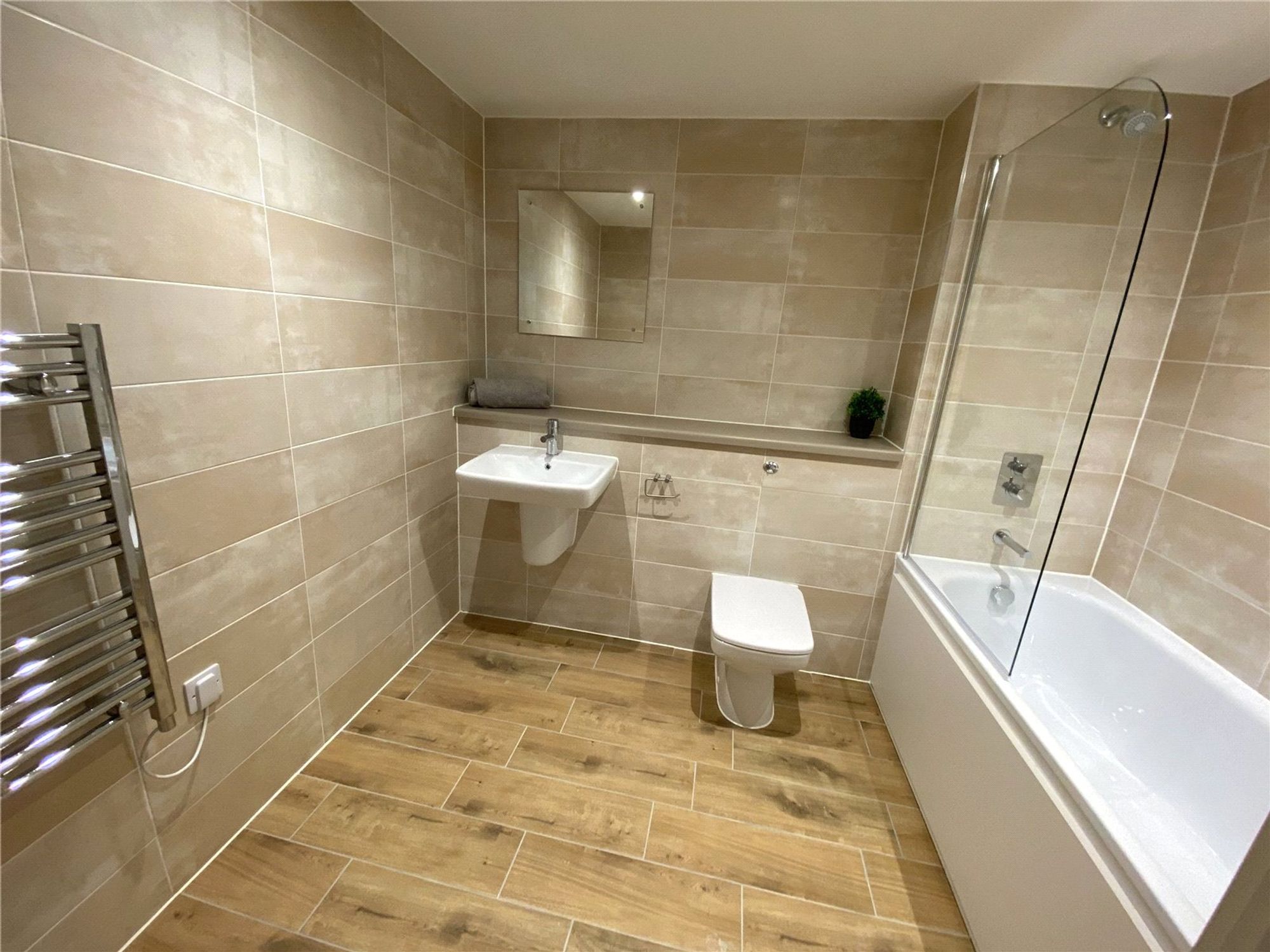 Flat Pomona Strand in Trafford