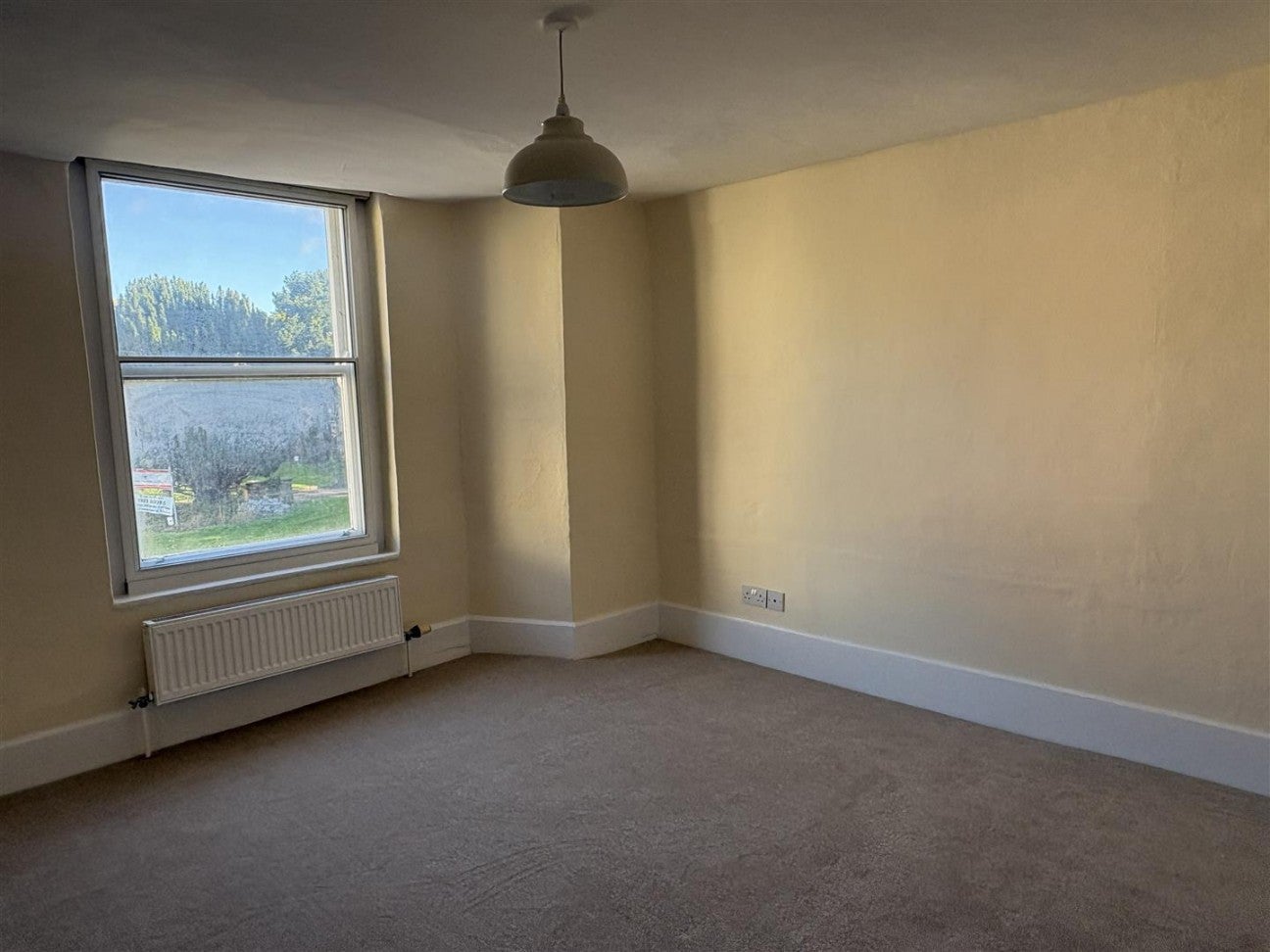 Flat Silver Street in Dursley