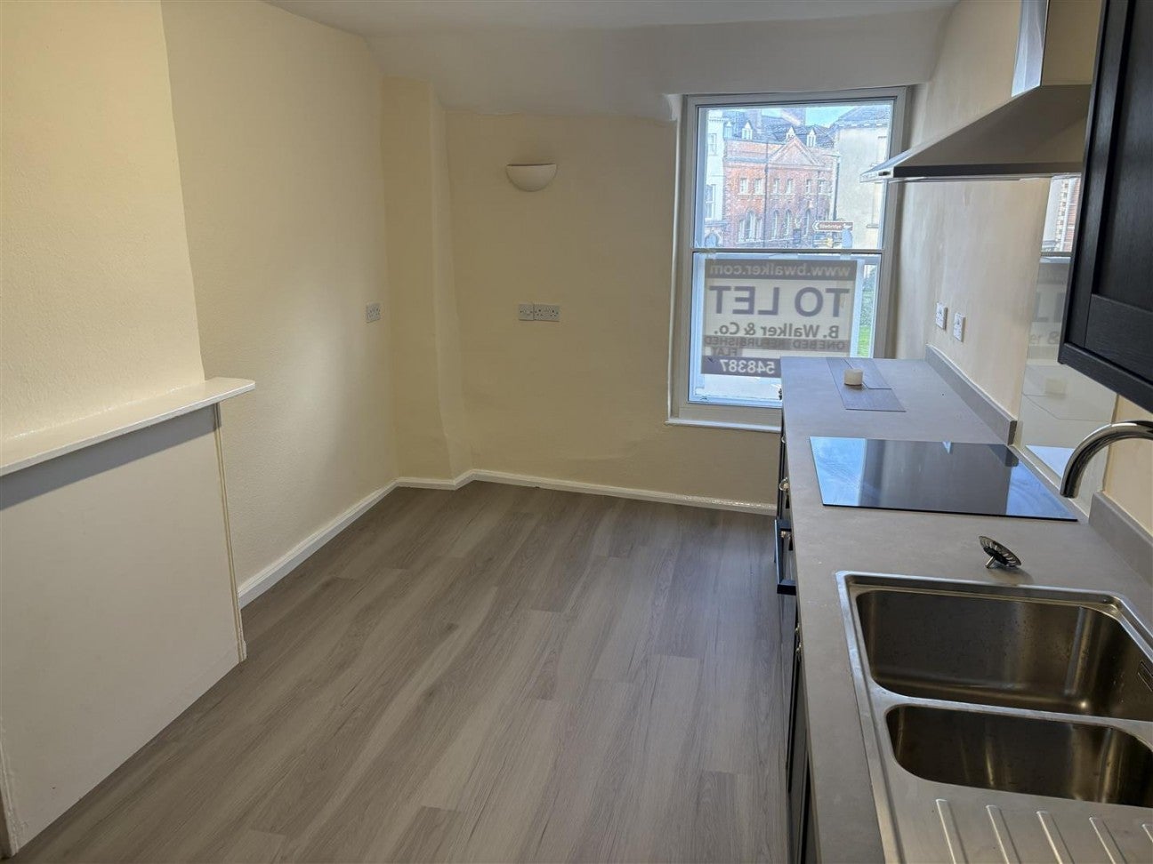 Flat Silver Street in Dursley
