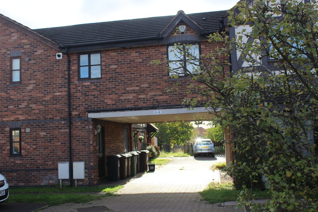 Flat Hamar Way in Metropolitan Borough of Solihull