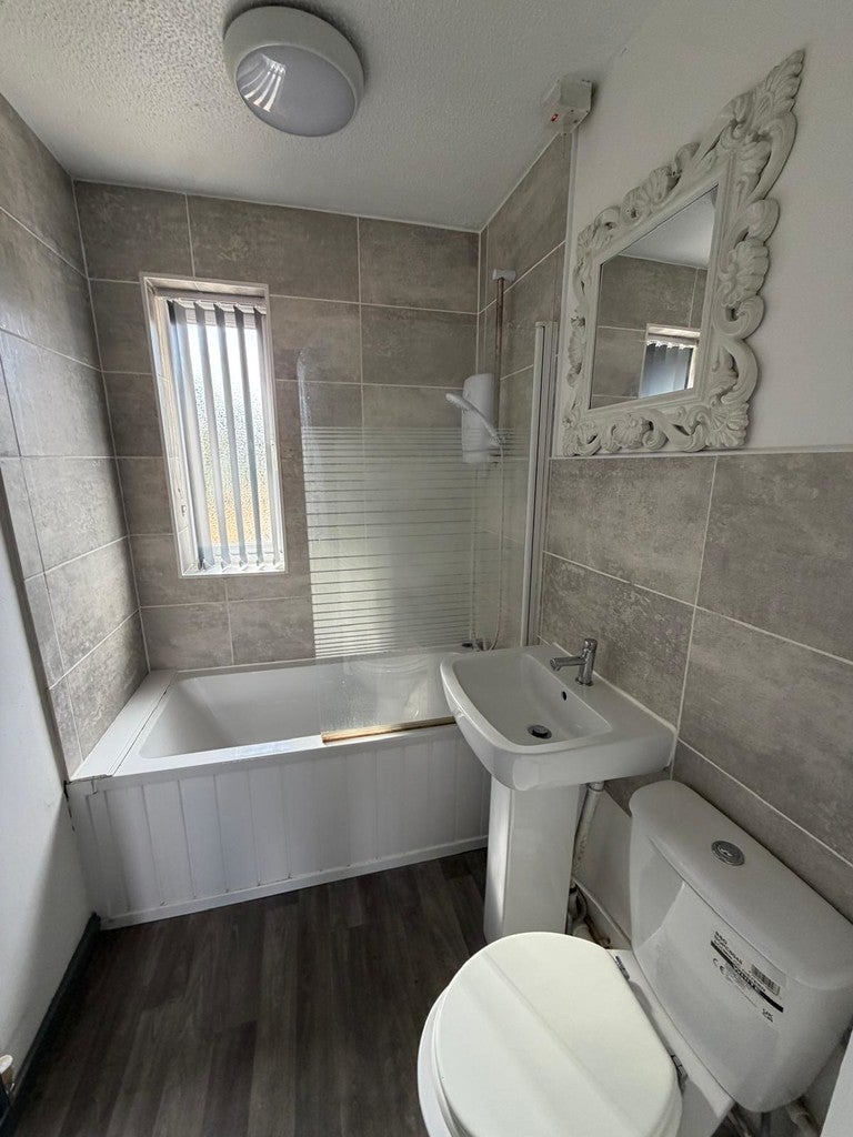 Flat Hamar Way in Metropolitan Borough of Solihull
