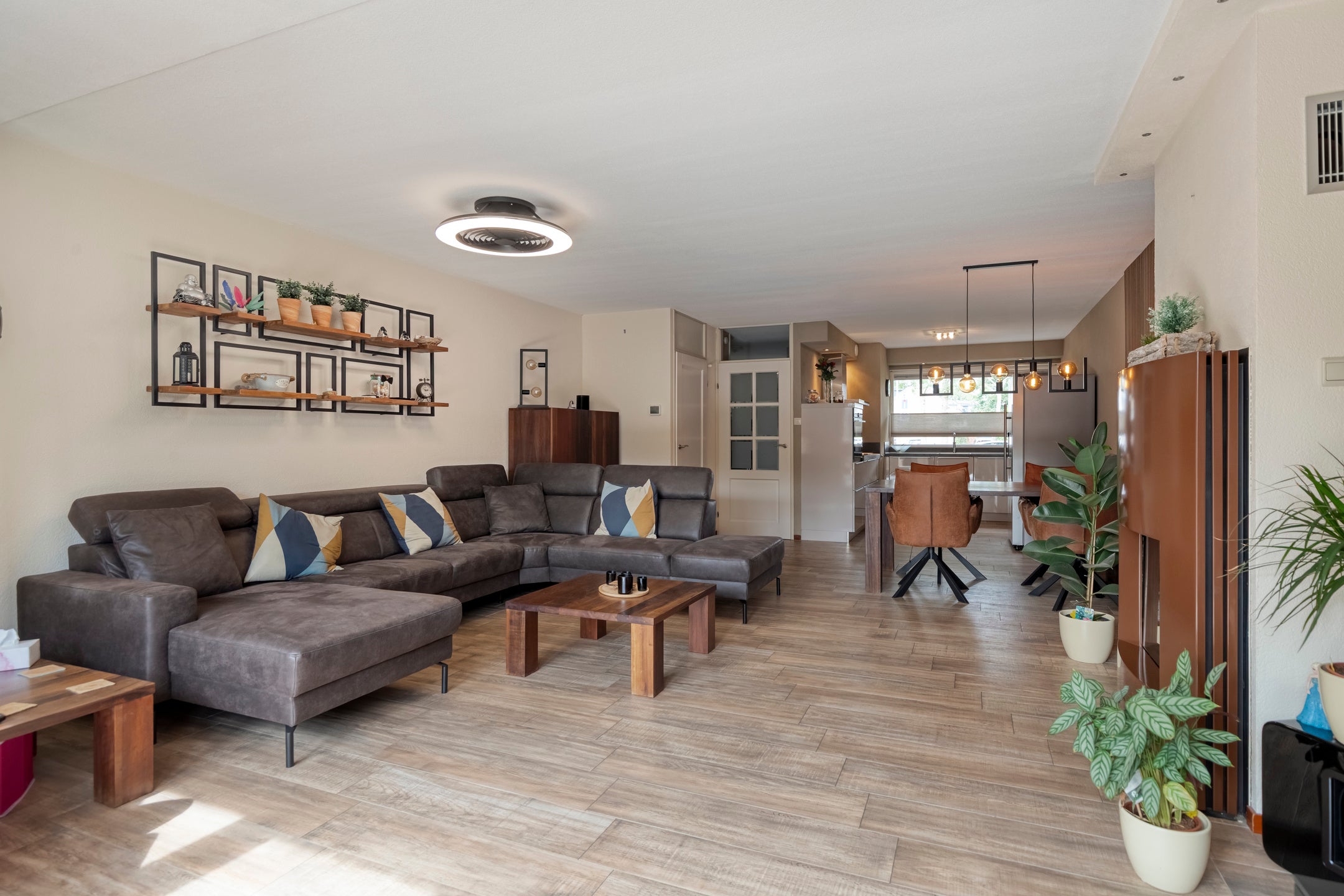 Tussenwoning te koop: Endenhout 19, Hoogvliet Rotterdam