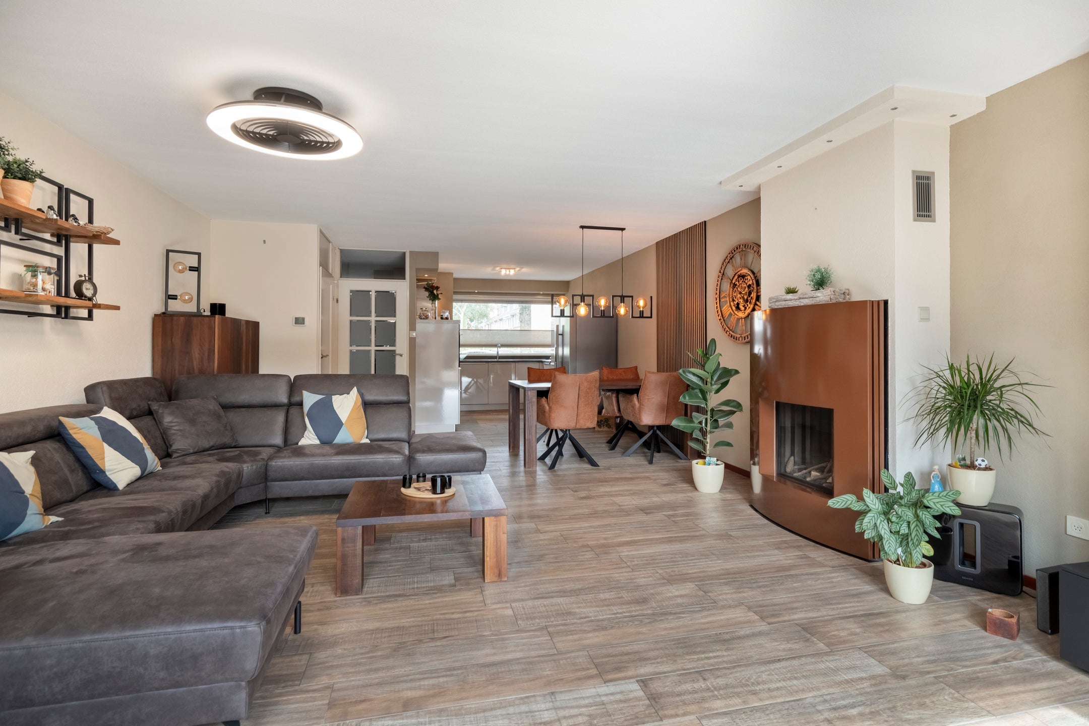 Tussenwoning te koop: Endenhout 19, Hoogvliet Rotterdam