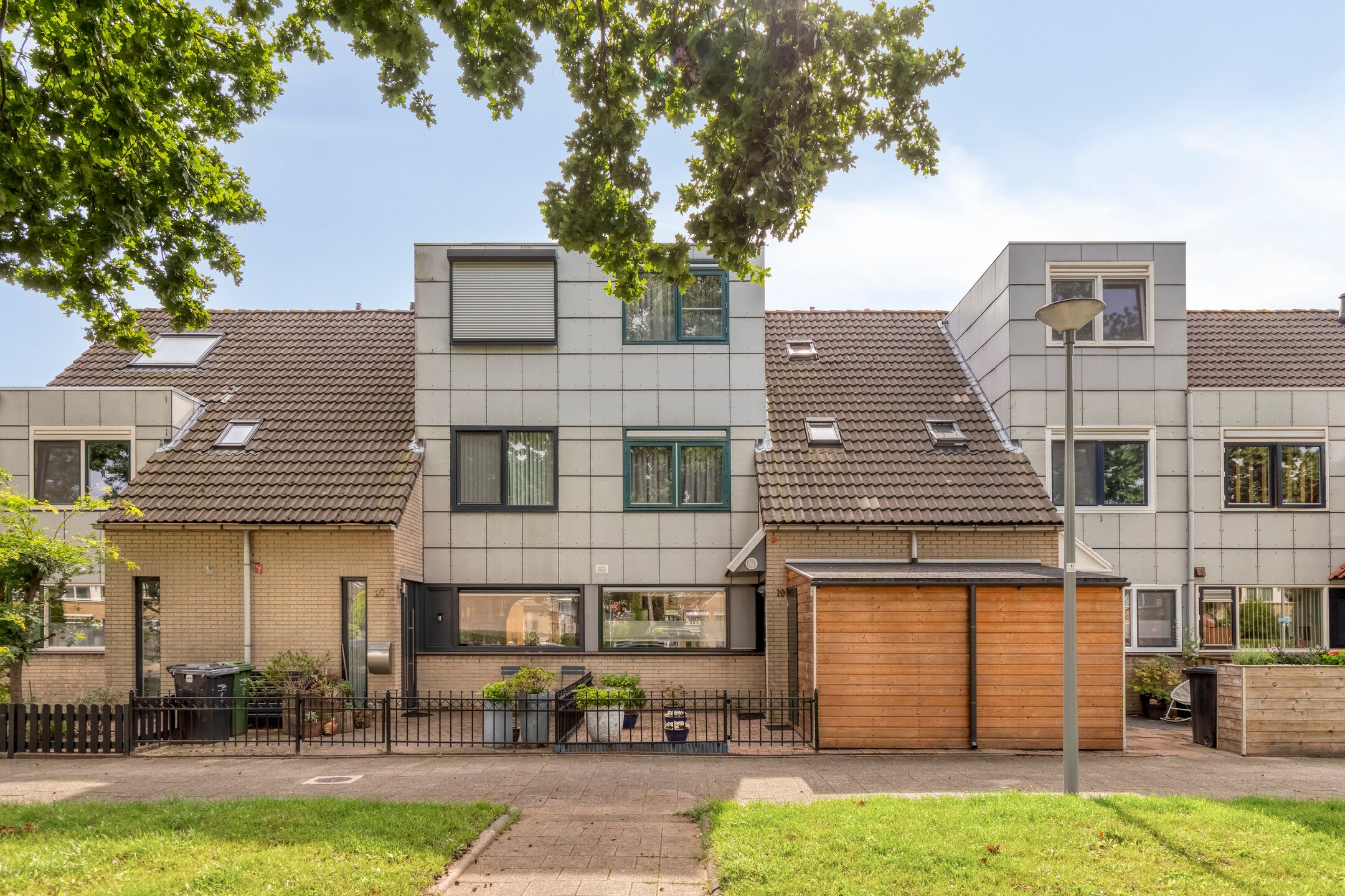 Tussenwoning te koop: Endenhout 19, Hoogvliet Rotterdam
