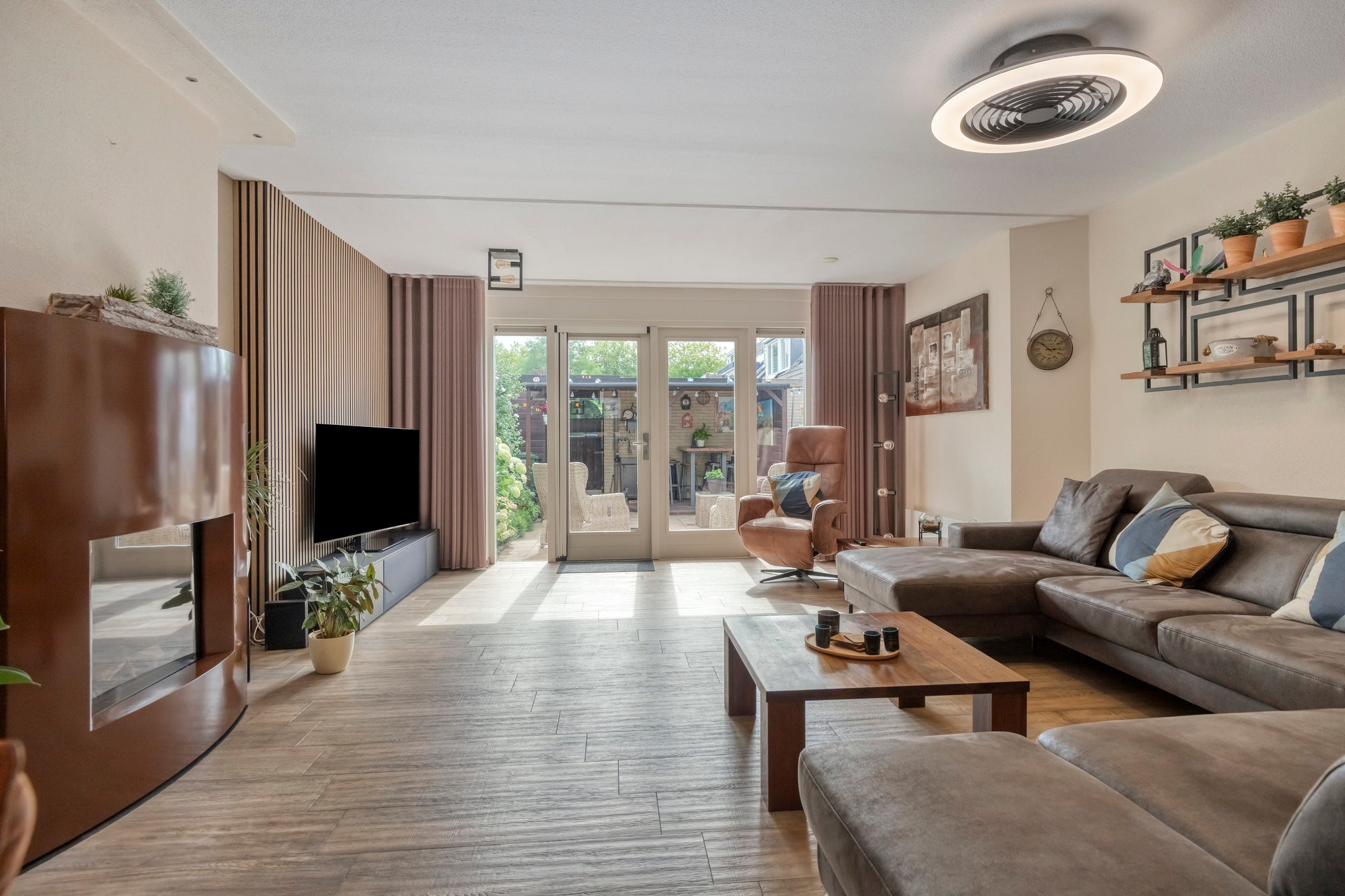 Tussenwoning te koop: Endenhout 19, Hoogvliet Rotterdam