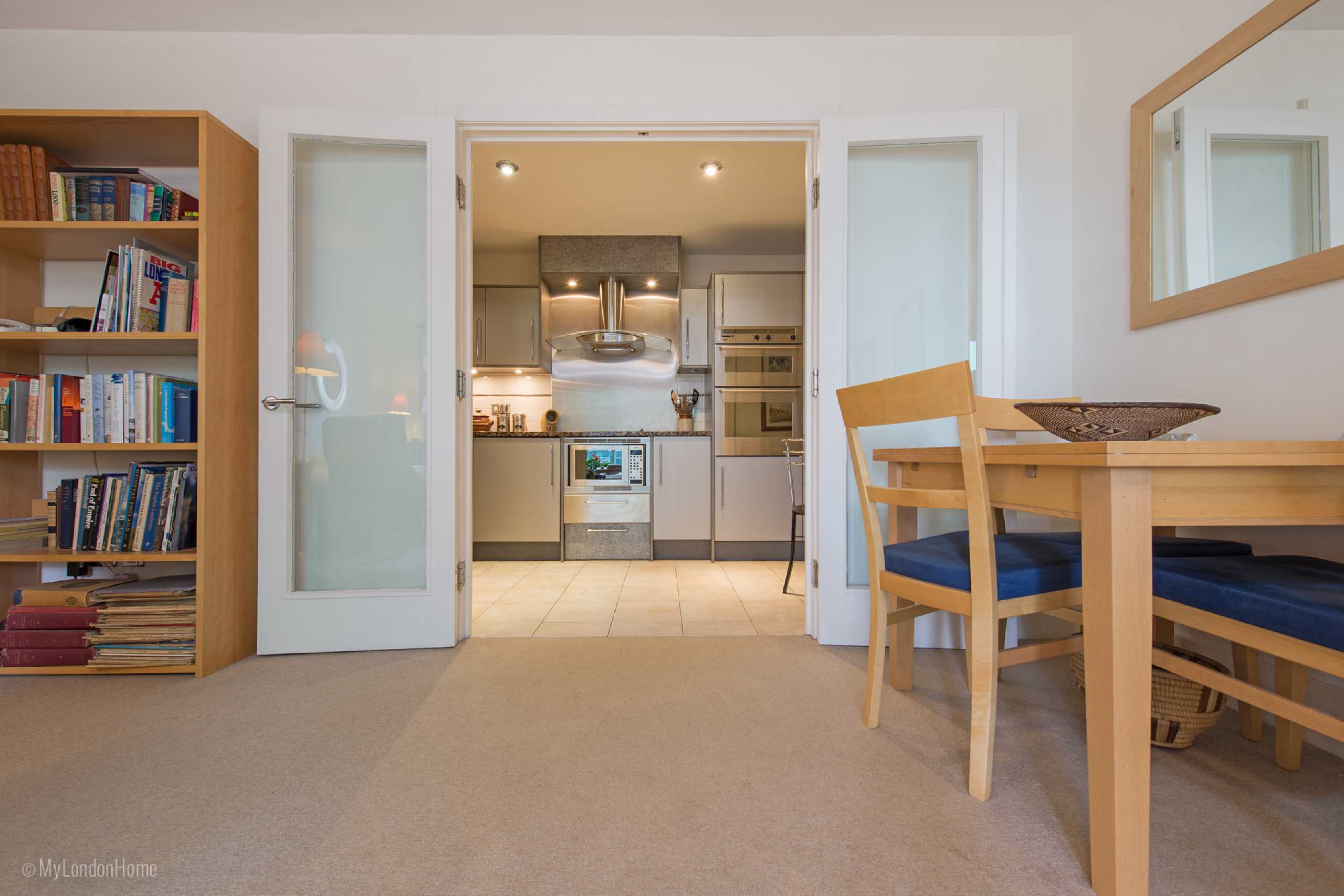 Flat Bridgefoot in Greater London