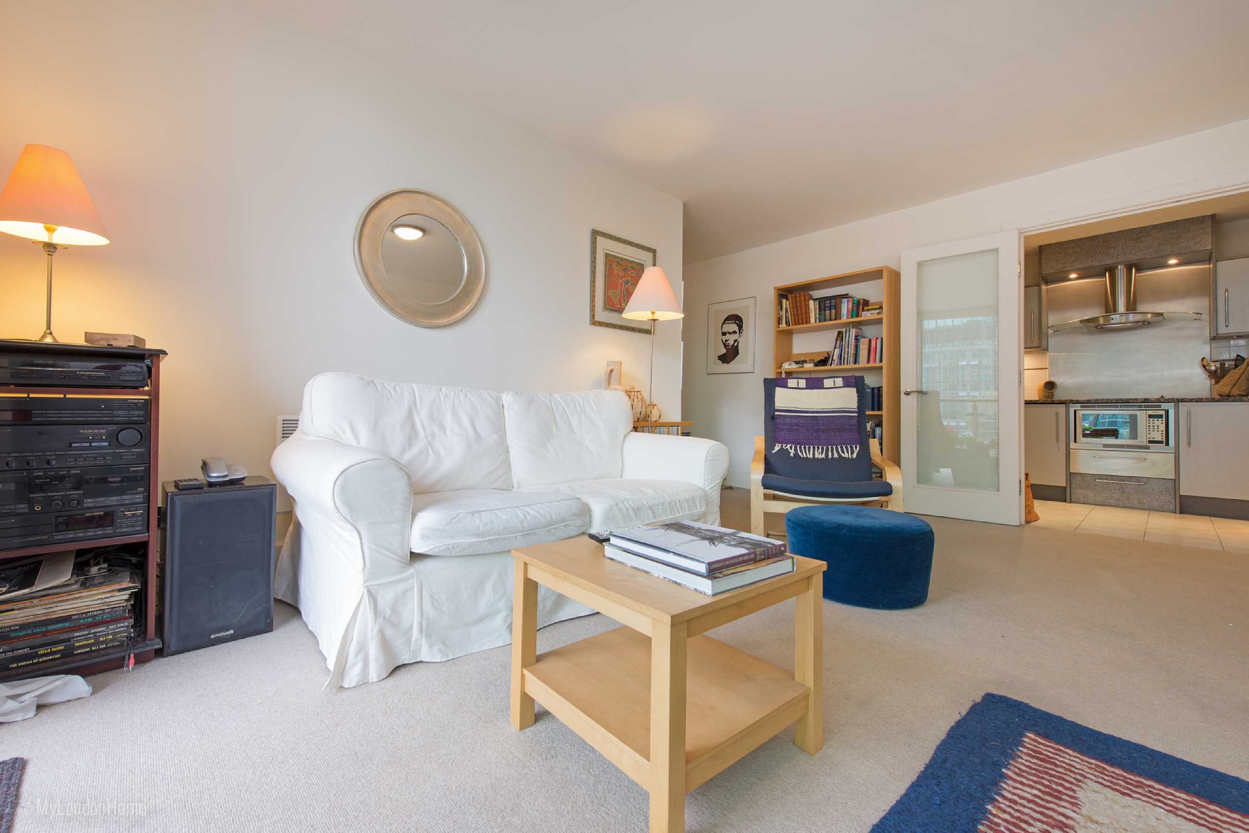 Flat Bridgefoot in Greater London
