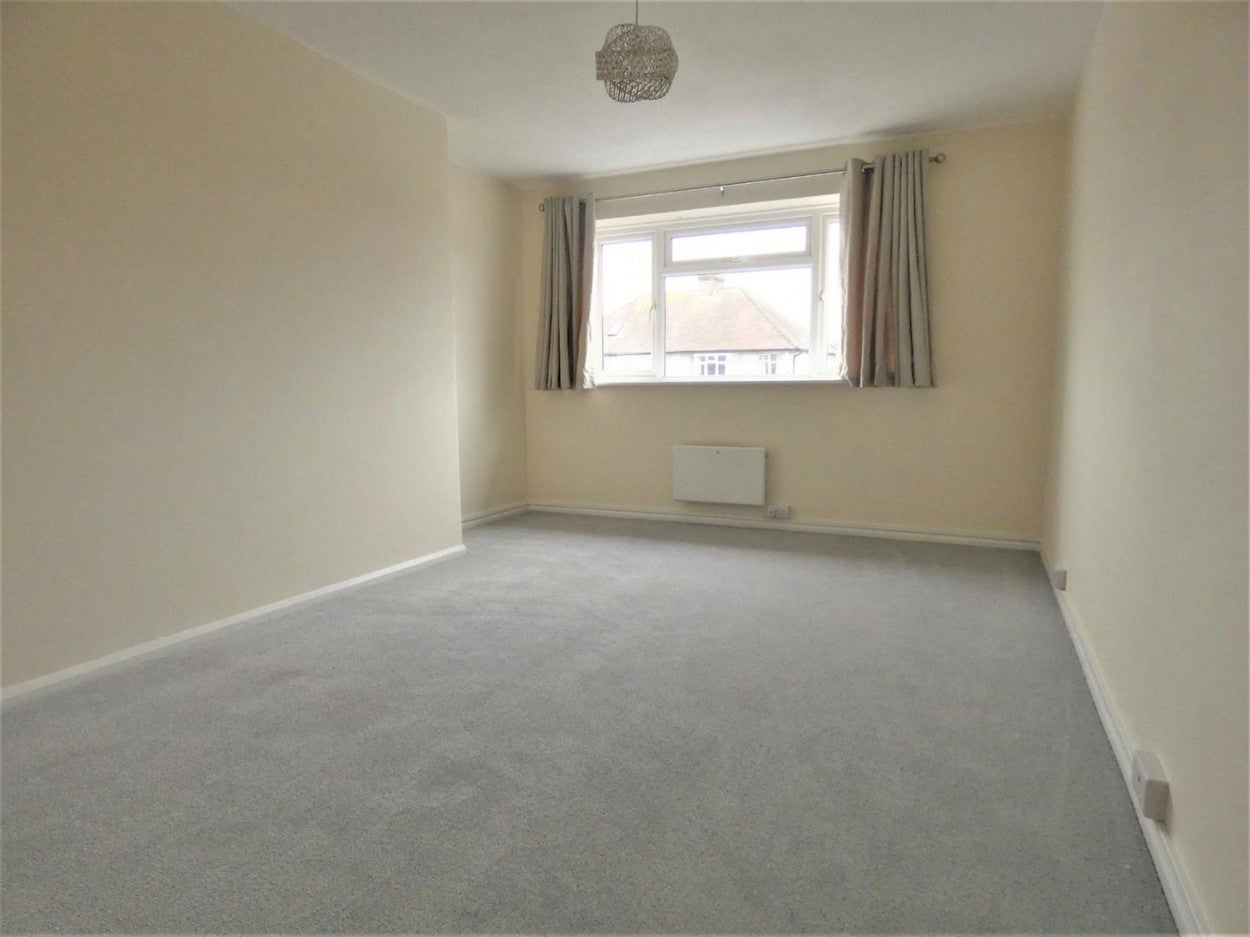Flat Albert Road in Arun