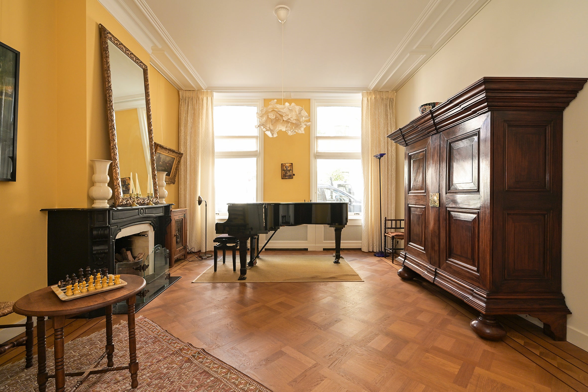 Tussenwoning te koop: Riouwstraat 135, 'S-Gravenhage