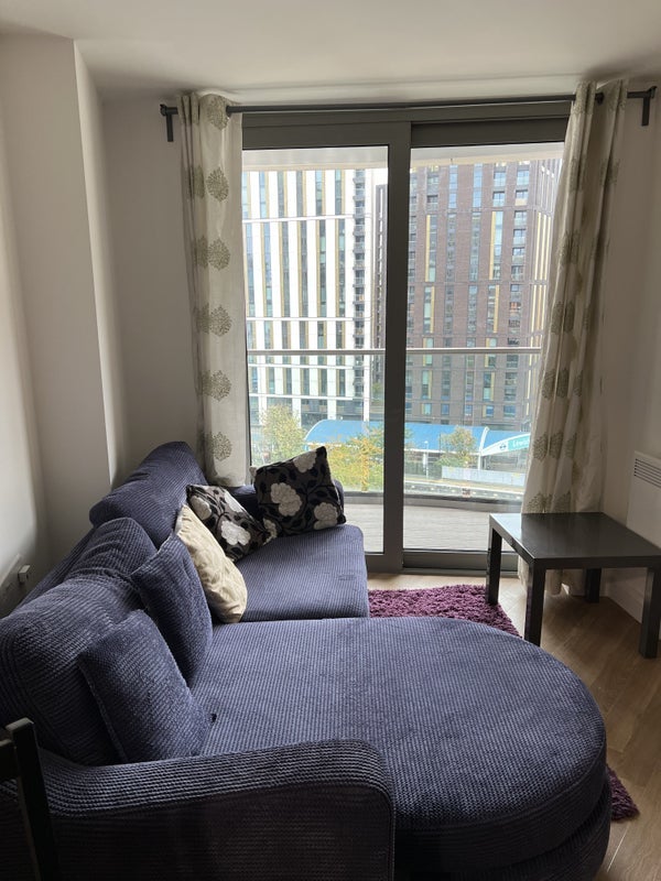 Room Cornmill Lane in Greater London