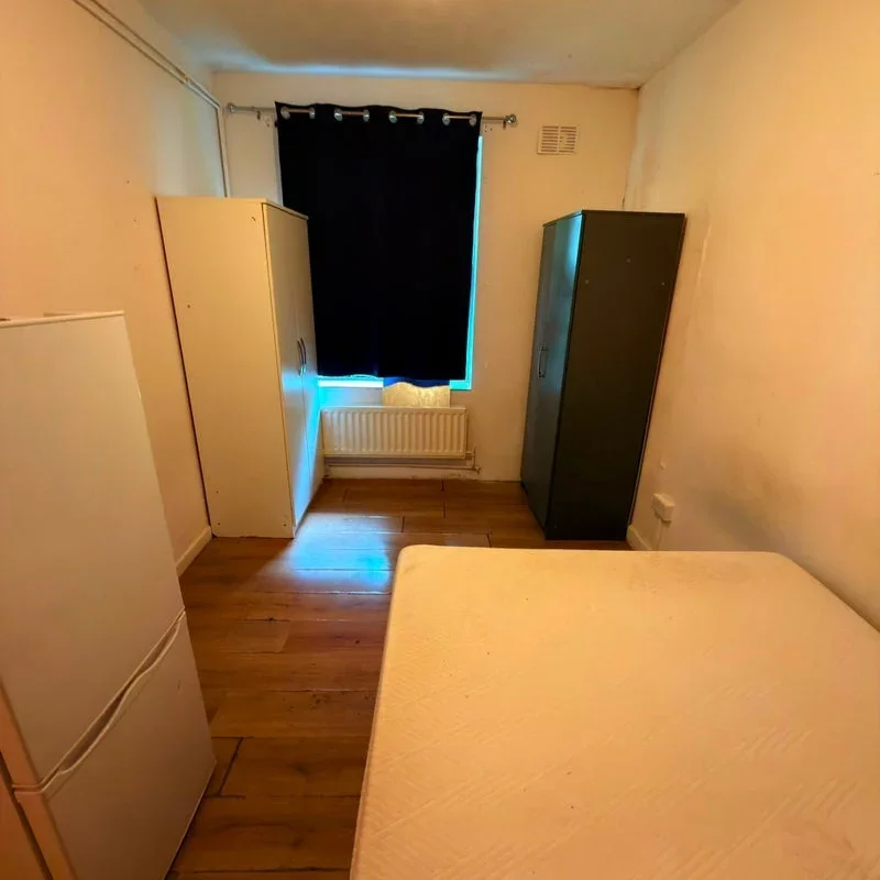 Room Loughborough Road in Greater London