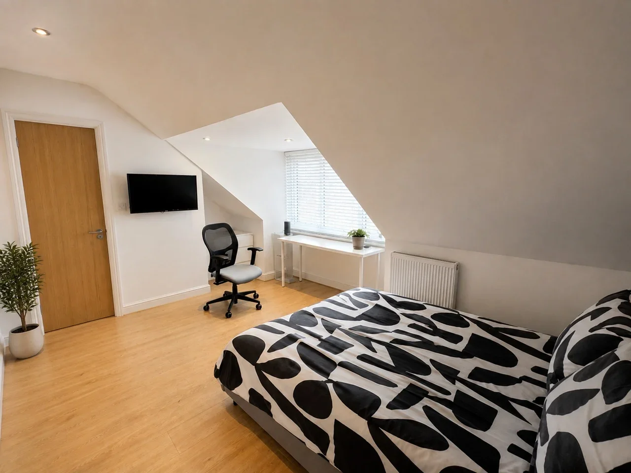 Room Westland Road in Watford