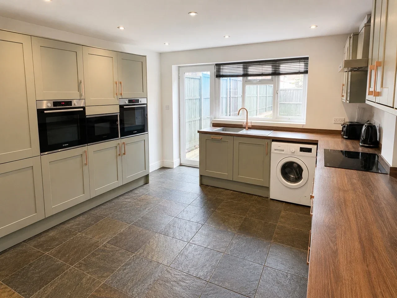 Room Westland Road in Watford